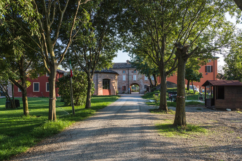 Agriturismo Battibue Fiorenzuola dʼArda Extérieur photo